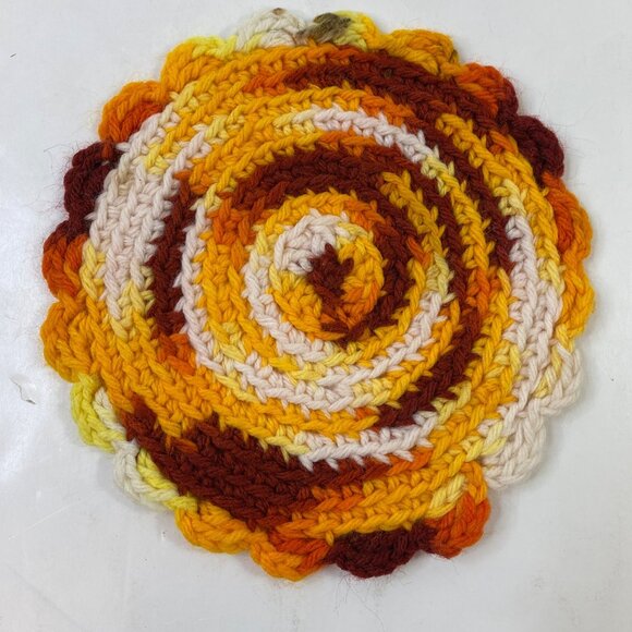 Set of 3 Vintage Handmade Crocheted Orange Brown Spiral Scalloped Edge Coasters - Picture 2 of 11